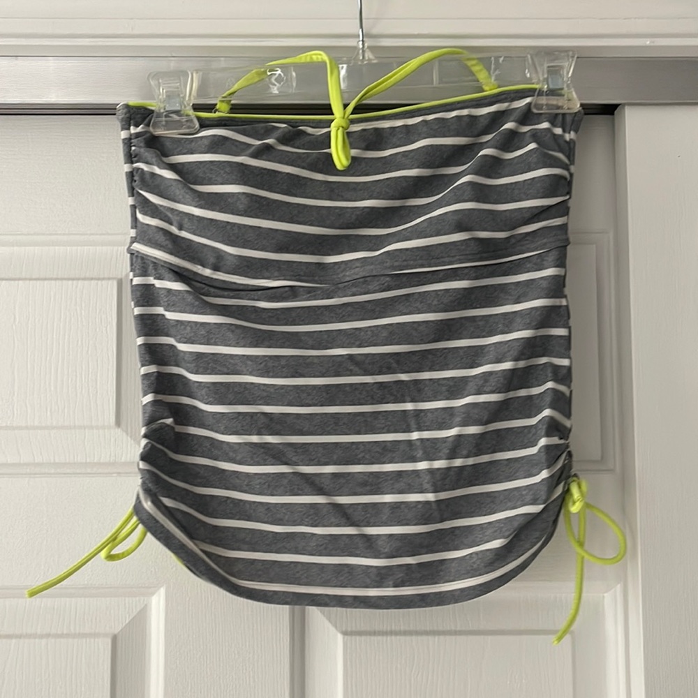 Arizona swim top.  Size JR XL